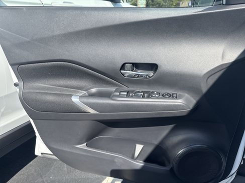 Used 2023 Nissan Kicks SV image 23