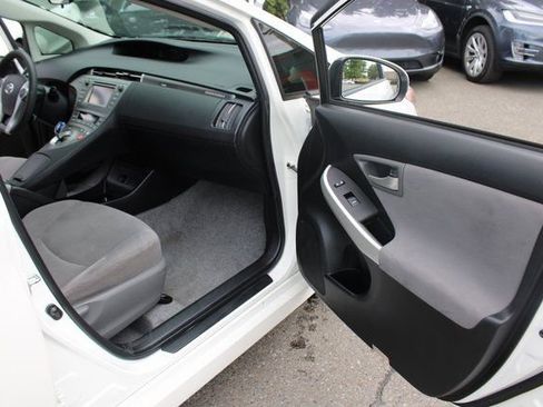 Used 2015 Toyota Prius Prime Plug-In Hybrid image 21