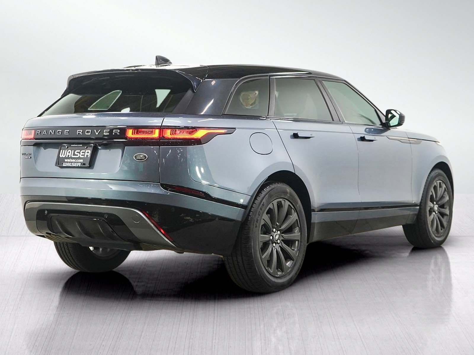Used 2019 Land Rover Range Rover Velar R-Dynamic SE AWD/4WD image 5