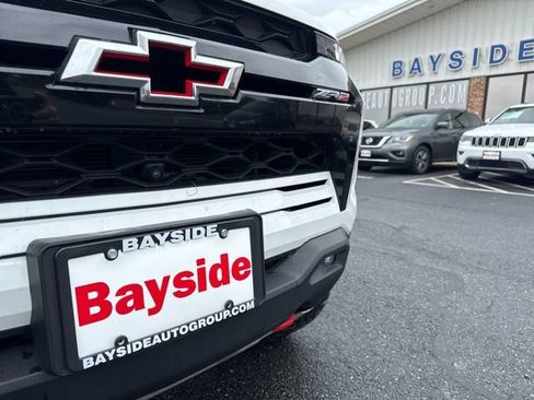 Used 2024 Chevrolet Colorado ZR2 w/ Technology Package AWD/4WD image 19