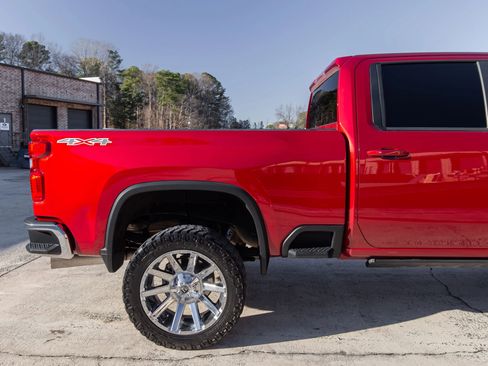 Used 2020 Chevrolet Silverado 2500 LT w/ Texas Edition image 13