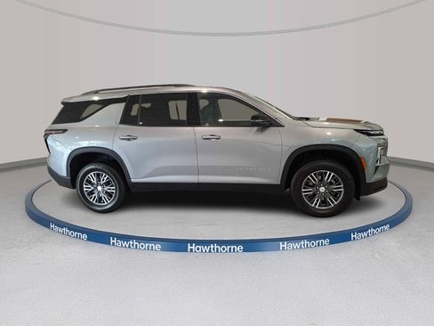 Used 2026 Chevrolet Traverse LT w/ Driver Confidence Package AWD/4WD image 7