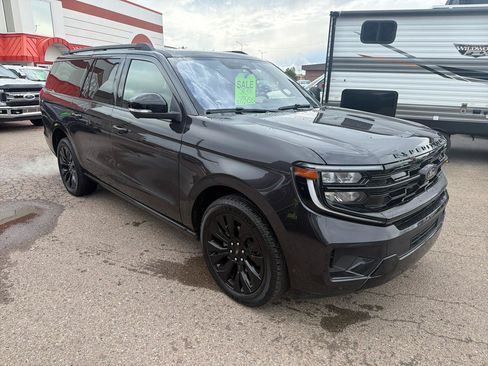 Used 2025 Ford Expedition Max Platinum w/ Stealth Appearance Package AWD/4WD image 2