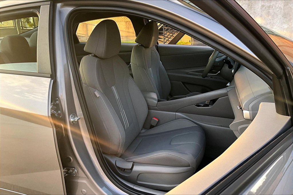 Used 2021 Hyundai Elantra SEL FWD image 10