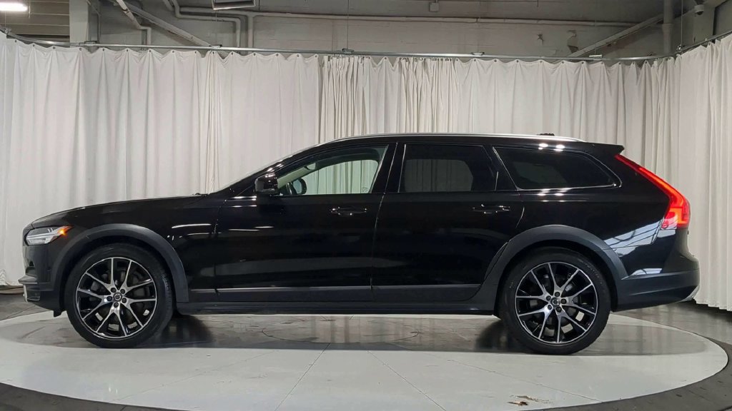 Used 2018 Volvo V90 T6 Cross Country w/ Convenience Package AWD/4WD image 5