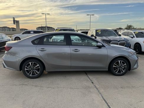 Used 2024 Kia Forte LXS image 3