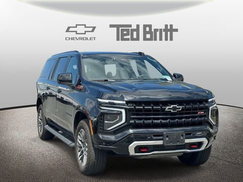 Certified 2025 Chevrolet Suburban Z71 AWD/4WD image 3