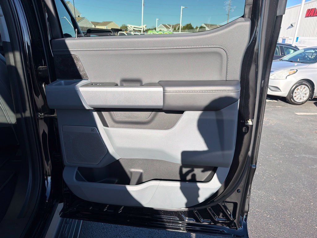 Used 2025 Ford F150 Lightning Flash AWD/4WD image 51