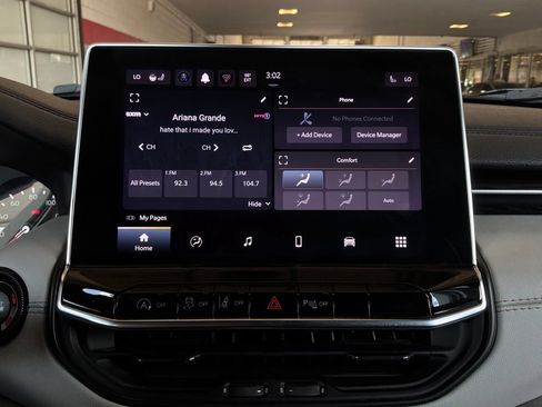 Used 2025 Jeep Compass Limited AWD/4WD image 29