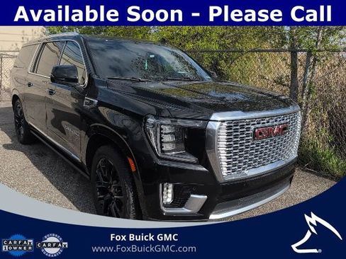 Used 2022 GMC Yukon XL Denali w/ Denali Ultimate Package AWD/4WD image 3