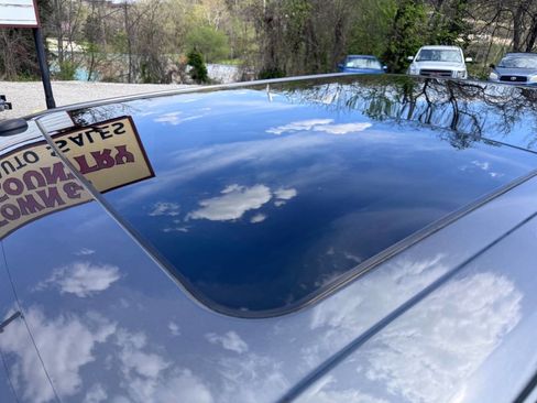 Used 2017 Ford F150 XLT w/ Equipment Group 302A Luxury image 16