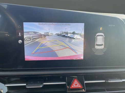 Certified 2023 Kia Niro EX image 10