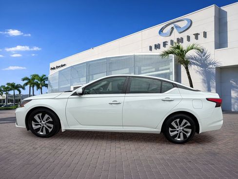 Used 2023 Nissan Altima 2.5 S FWD image 4
