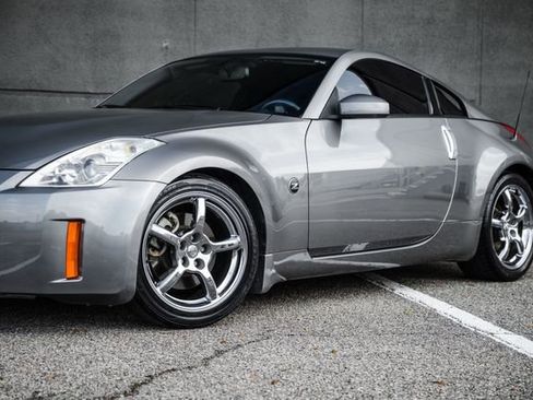 Used 2008 Nissan 350Z Enthusiast w/ Cargo Convenience Pkg image 34