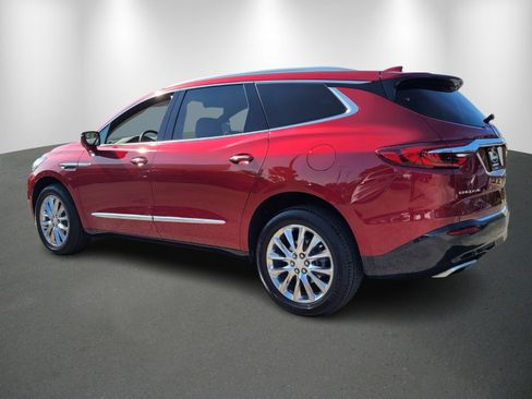 Used 2021 Buick Enclave Essence w/ Sound and Sites Package image 5