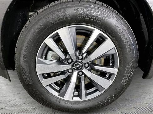 Used 2025 Nissan Pathfinder SL image 31