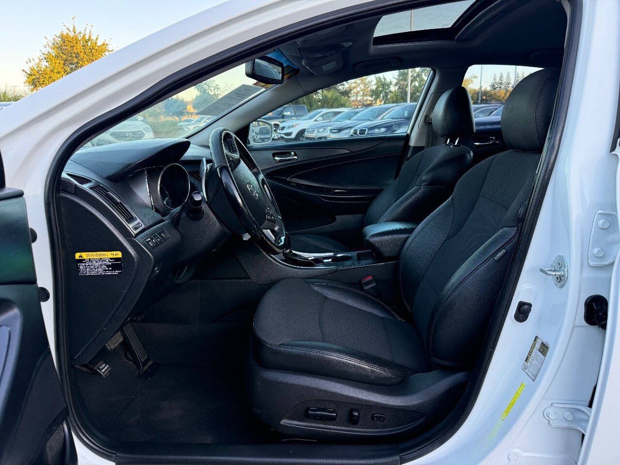 Used 2013 Hyundai Sonata SE w/ Navigation & Sunroof Pkg FWD image 10