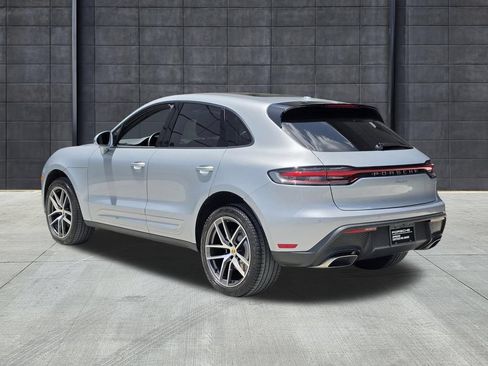 Certified 2023 Porsche Macan AWD/4WD image 3