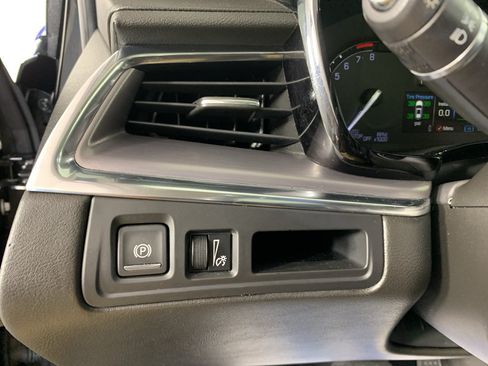 Used 2019 Cadillac XT5 Premium Luxury FWD image 16