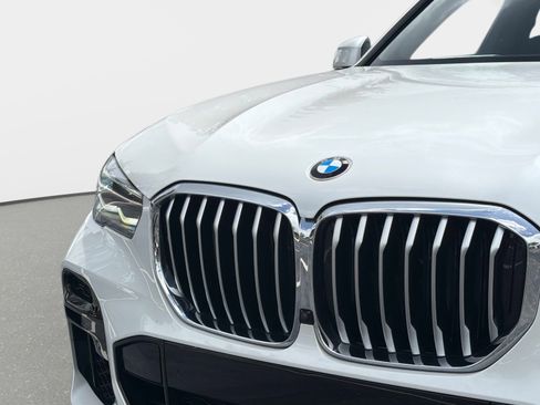 Used 2023 BMW X5 sDrive40i w/ M Sport Package RWD image 11