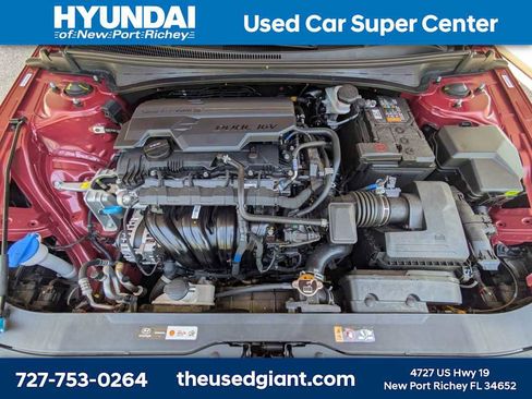 Used 2025 Hyundai Elantra SE FWD image 12