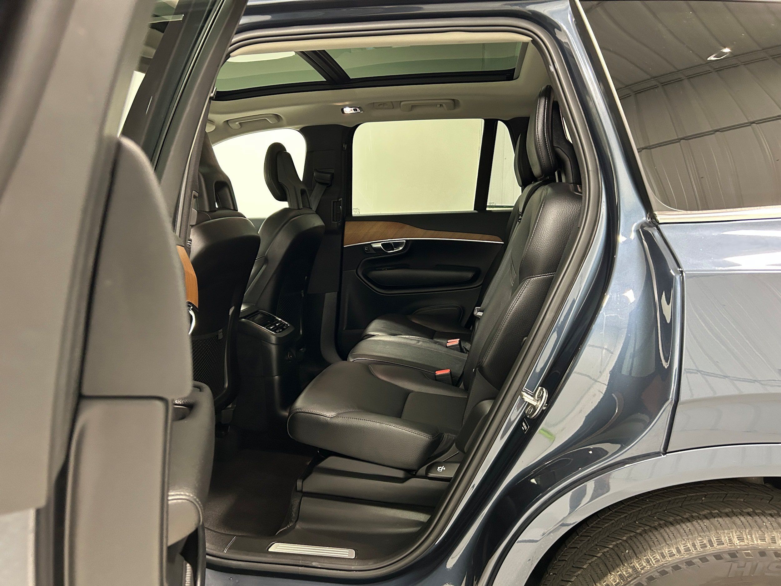 Used 2022 Volvo XC90 T8 Inscription Expression AWD/4WD image 28