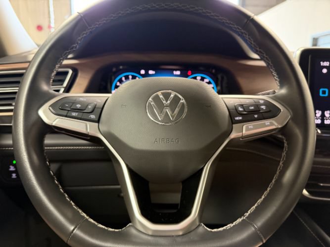 Used 2025 Volkswagen Atlas SE FWD image 17