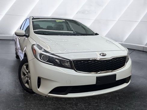 Used 2017 Kia Forte LX image 5