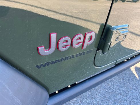 Used 2023 Jeep Wrangler Rubicon image 22
