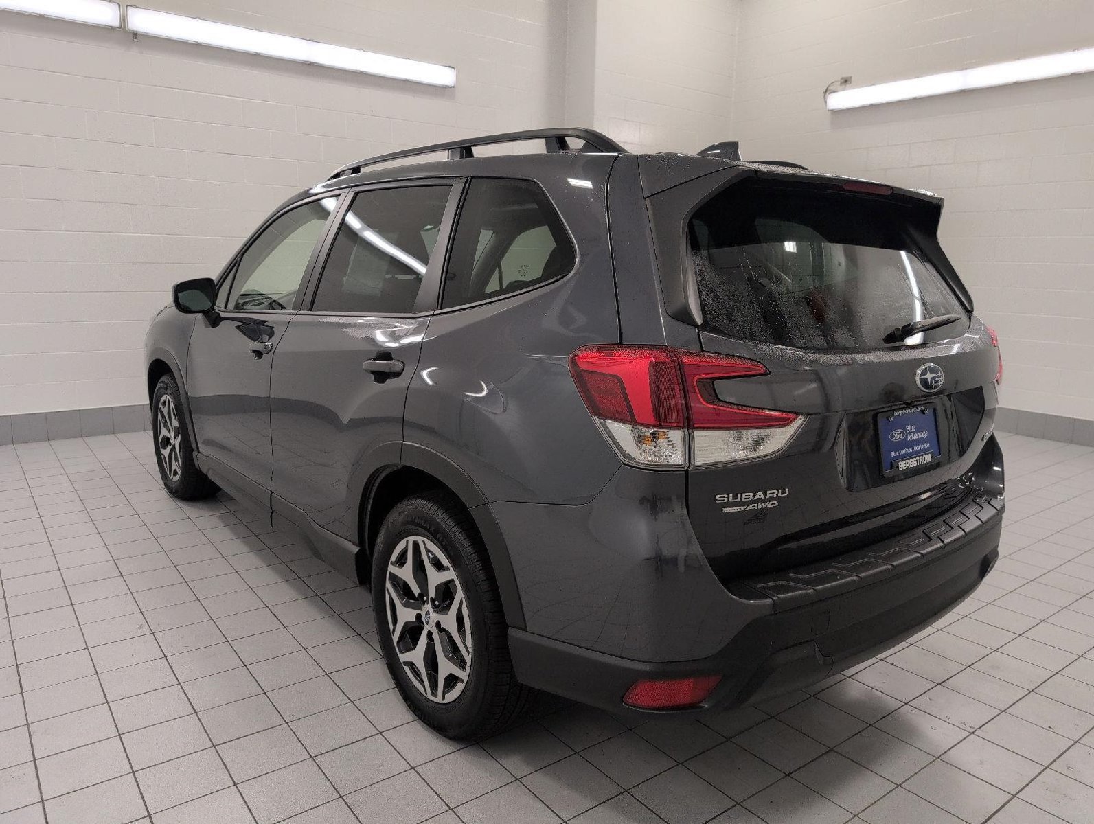 Used 2023 Subaru Forester Premium AWD/4WD image 21