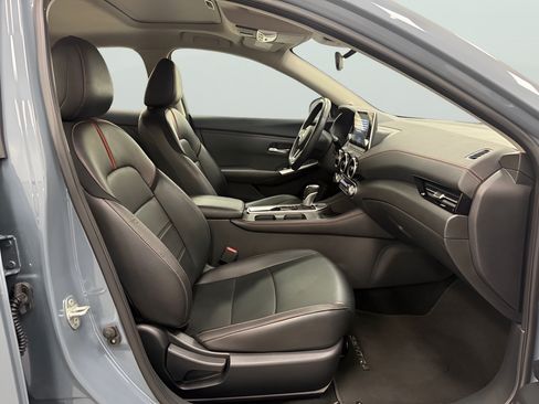 Used 2025 Nissan Sentra SR w/ SR Premium Package FWD image 13