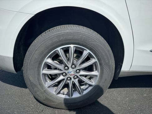 Used 2024 Buick Enclave Premium image 8