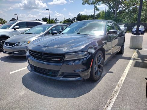 Used 2023 Dodge Charger SXT w/ Blacktop Package RWD image 3