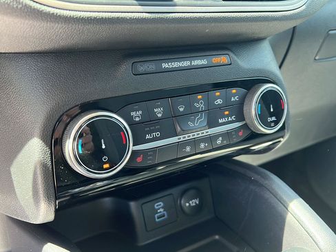 Used 2022 Ford Escape SE w/ Convenience Package AWD/4WD image 11