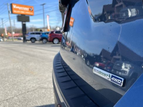 Used 2020 Ford Explorer XLT w/ Equipment Group 202A image 9