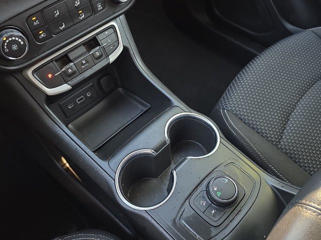 Used 2022 GMC Terrain SLE FWD image 26
