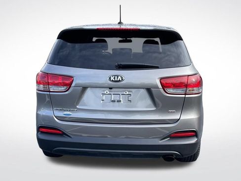 Used 2018 Kia Sorento L FWD image 4