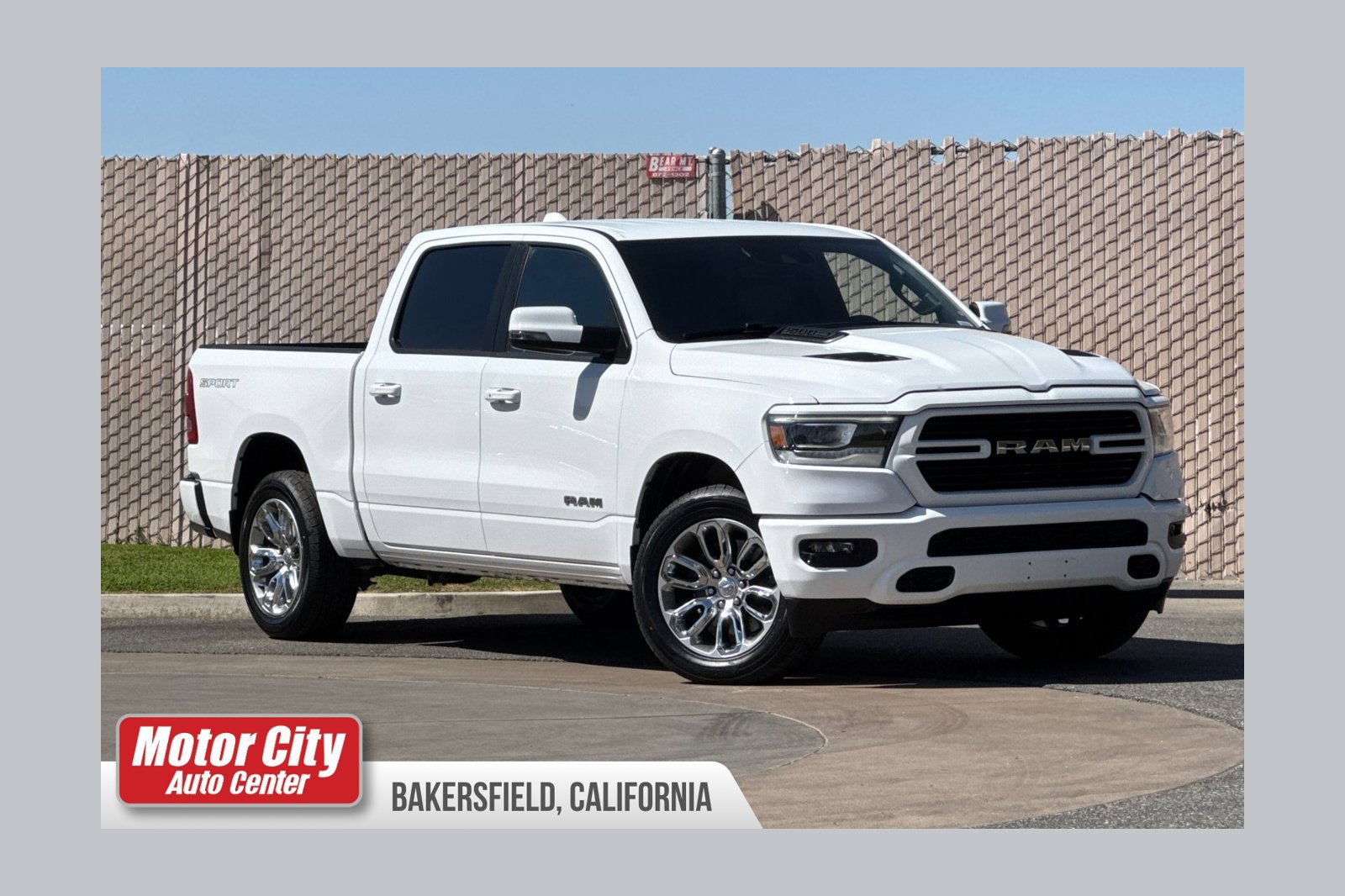 Used 2023 RAM 1500 Laramie AWD/4WD image 1