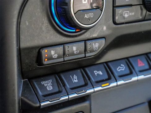 Used 2021 Chevrolet Silverado 2500 LTZ w/ LTZ Premium Package image 32