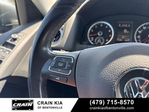 Used 2016 Volkswagen Tiguan SE image 27