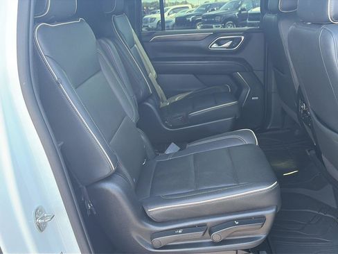 Used 2022 Chevrolet Suburban Premier AWD/4WD image 21
