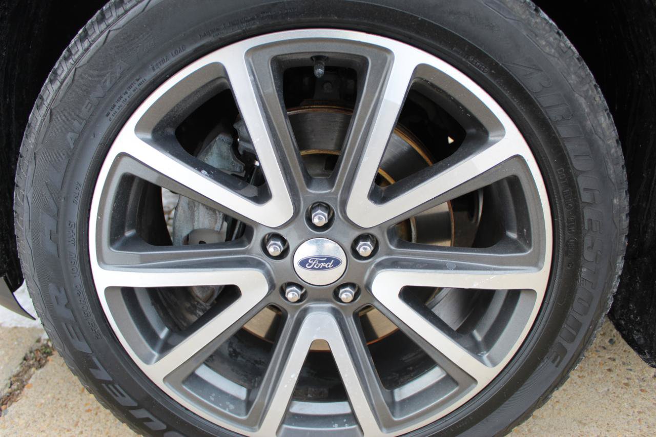 Used 2015 Ford Explorer XLT w/ Equipment Group 202A AWD/4WD image 37