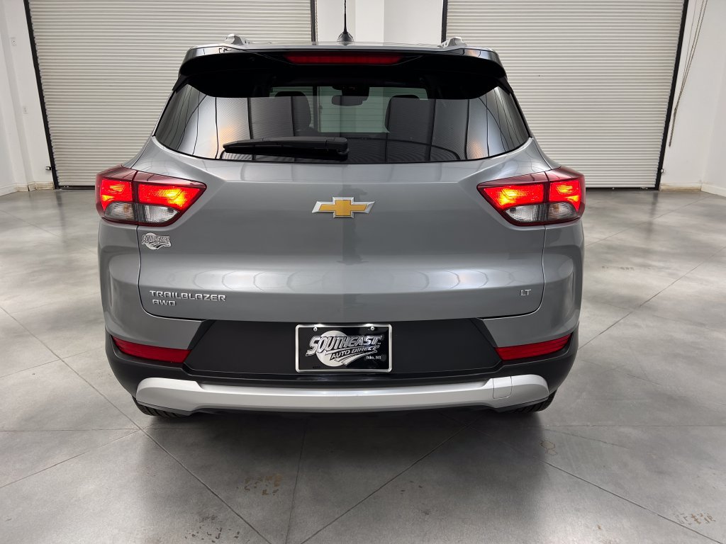 Used 2025 Chevrolet TrailBlazer LT AWD/4WD image 8