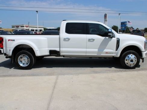 New 2026 Ford F450 Platinum w/ Platinum Plus Package AWD/4WD image 3