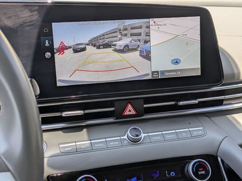 Used 2025 Hyundai Elantra SEL FWD image 16