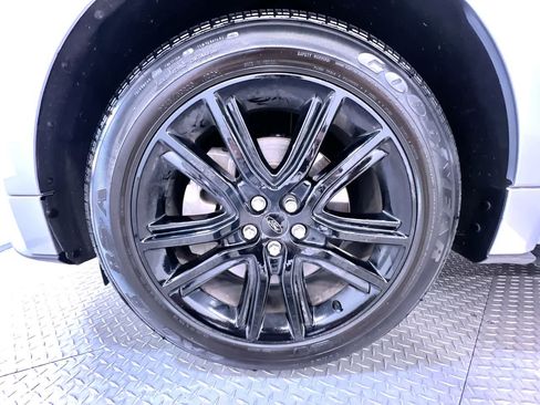 Used 2022 Ford Edge ST-Line w/ Class II Trailer Tow Package AWD/4WD image 10