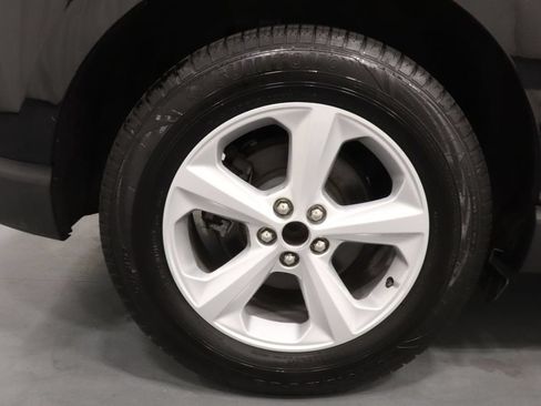 Used 2020 Ford Edge SE FWD image 26