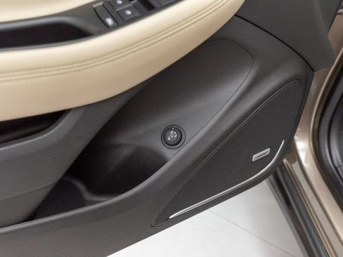 Used 2018 Buick Envision Premium AWD/4WD image 30