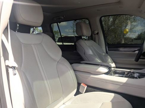 Used 2024 Jeep Wagoneer 2WD w/ Premium Group I image 38