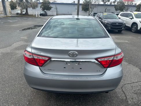 Used 2017 Toyota Camry LE image 5